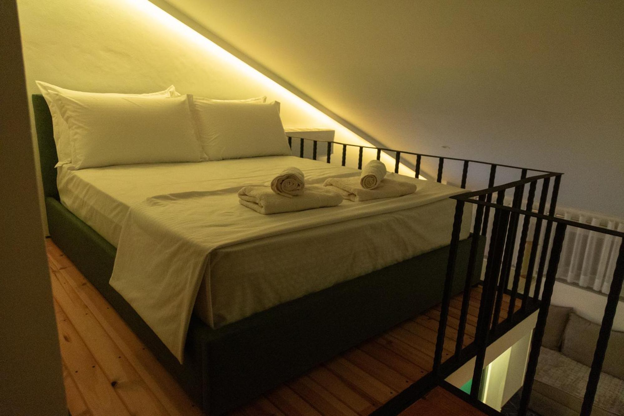 Cozy Loft-Blloku Downtown Hotel Tirana Exterior photo